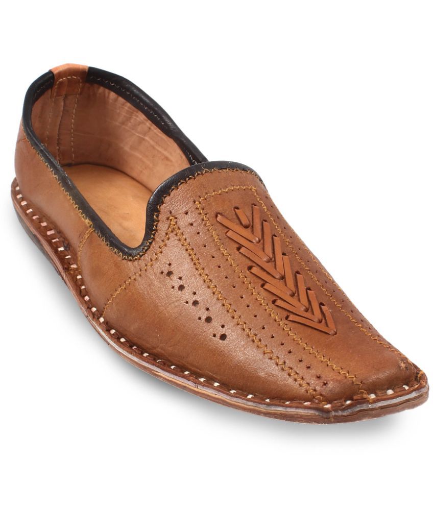     			rajeraj Brown Men's Jutti