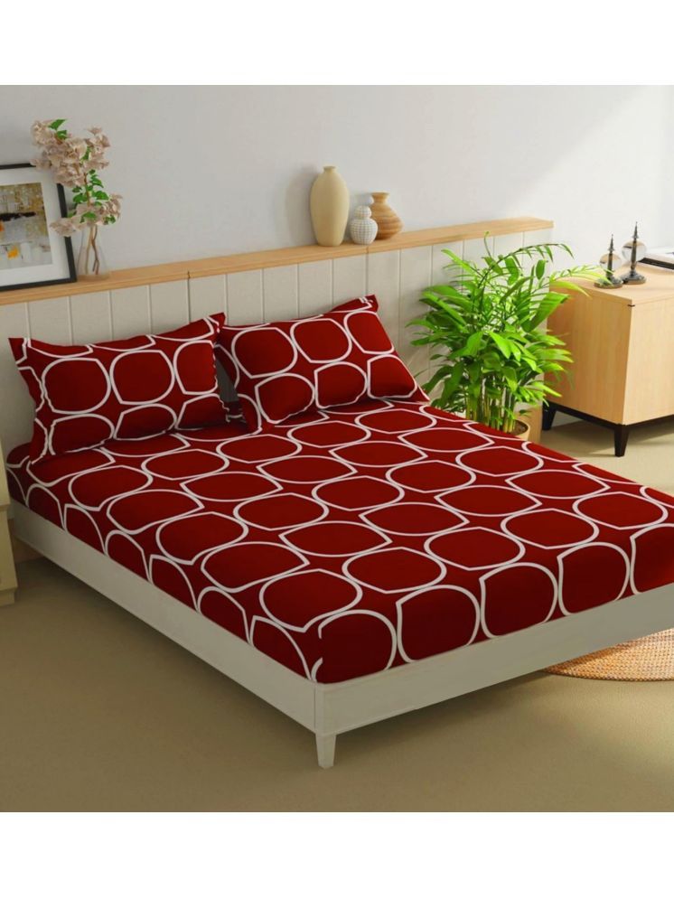     			Shaphio Microfiber Geometric 1 Double with 2 Pillow Covers - Maroon