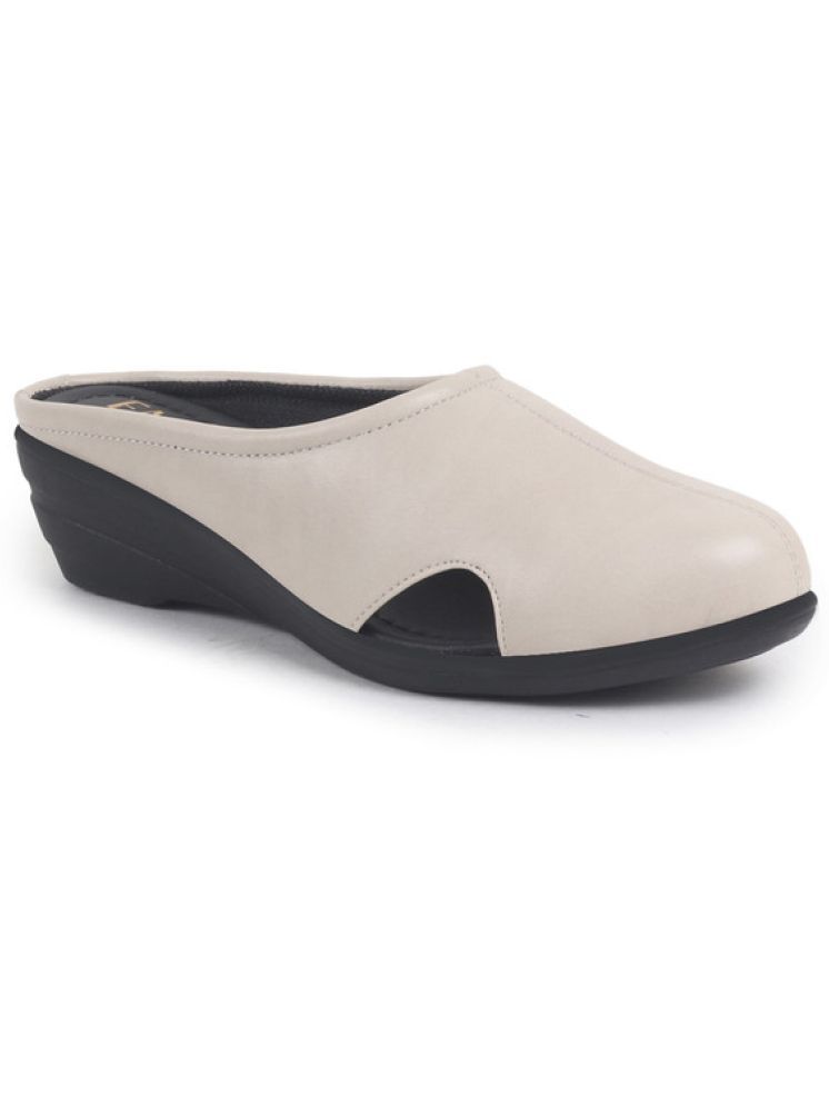     			Fausto Cream Women's Formal Ballerinas