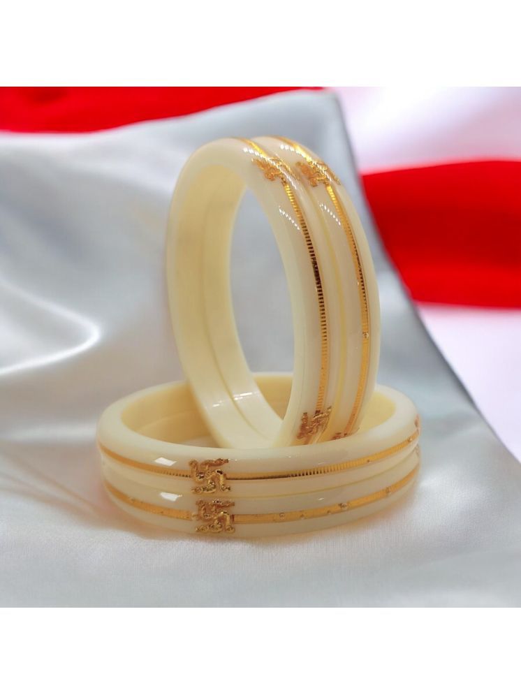     			SUNISKA White Bangle Set ( Pack of 4 )