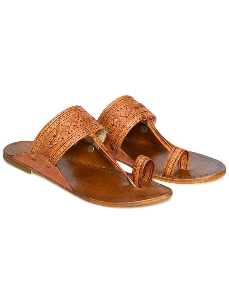     			STEPFOX Tan Men's Kolhapuris