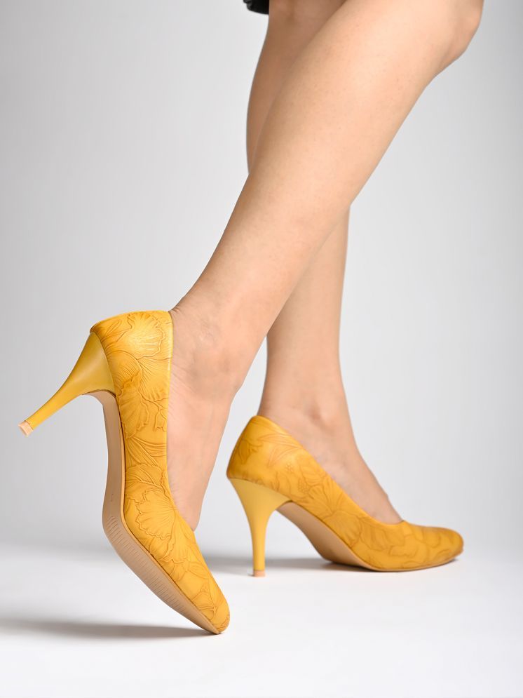     			Stylestry Yellow Women's Pumps Heels