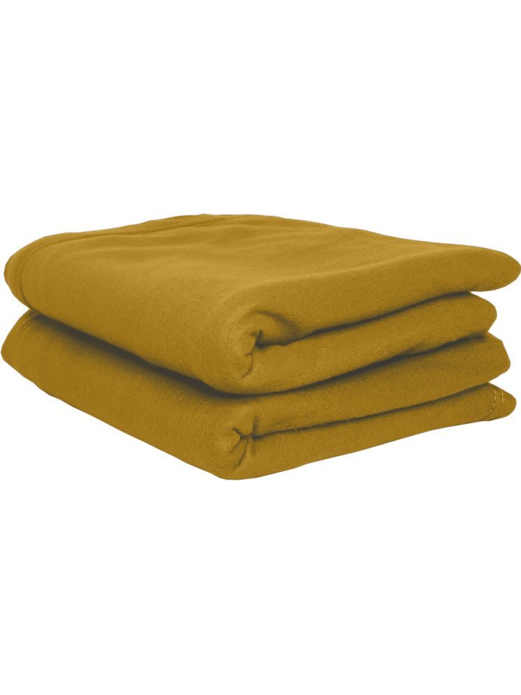     			FuzzyNest Fleece Solid Single Bed Blanket ( 230 cm x 155 cm ) - Camel ( Pack of 2 )