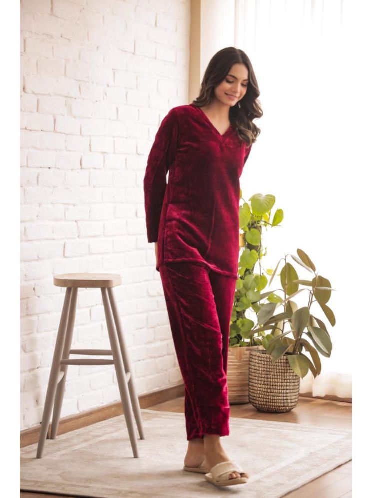     			Label Flavia Maroon Solid Pant Top Set