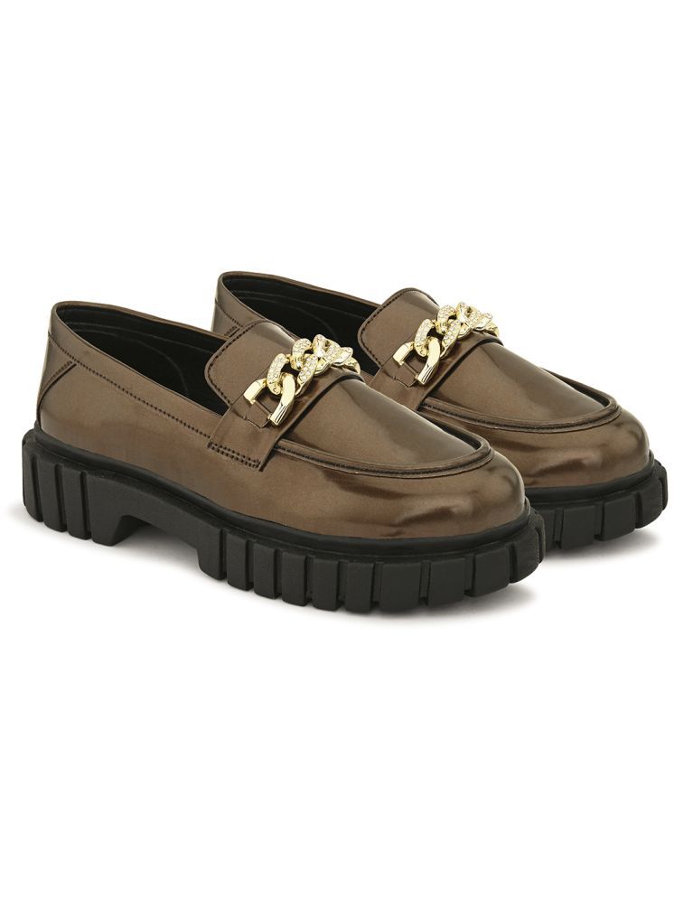     			Prolific Brown Women's Loafers