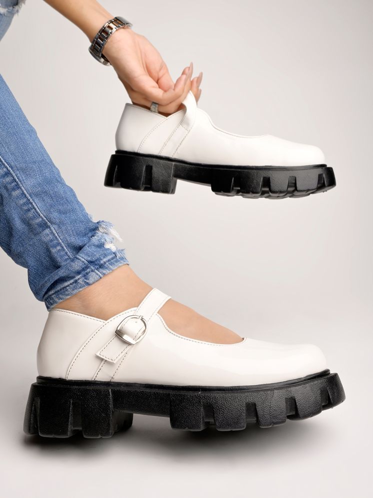     			Shoetopia - White Girl's Loafers ( 1 Pair )