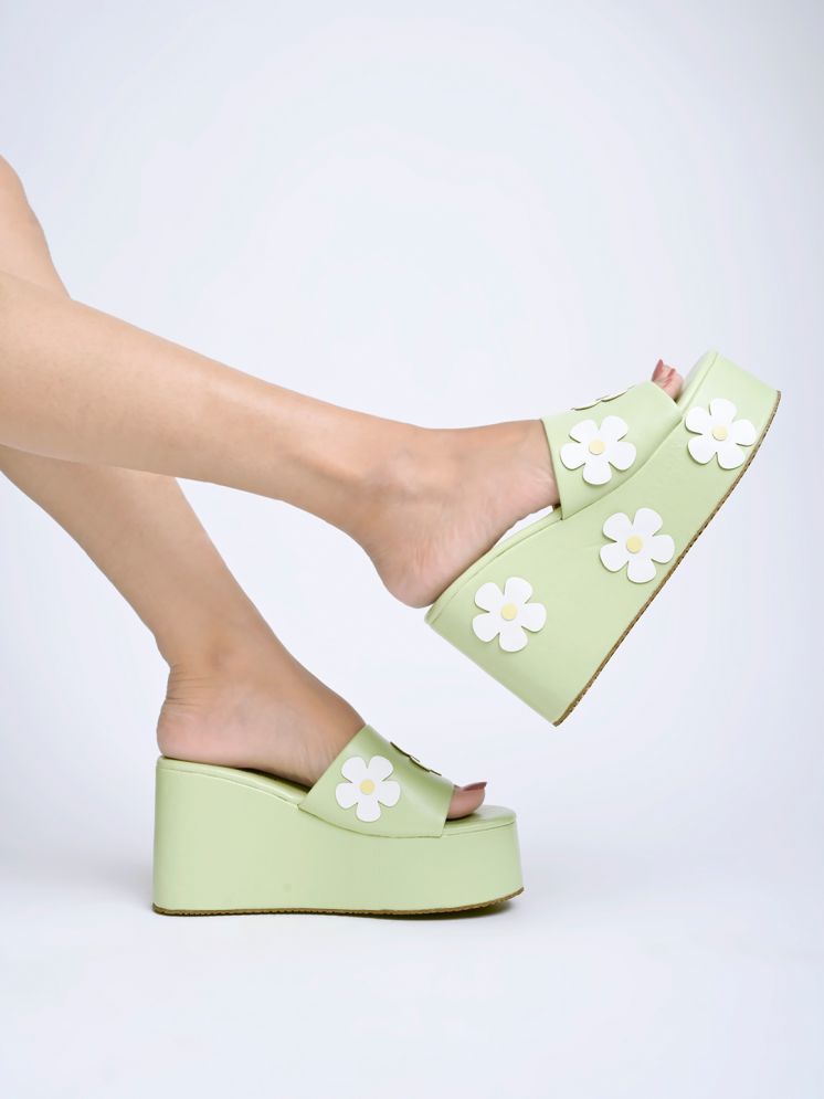     			Shoetopia Flower Printed Detailed Green Wedge Heels For Girls