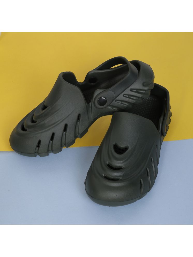     			Style Height - Black Men's Clogs